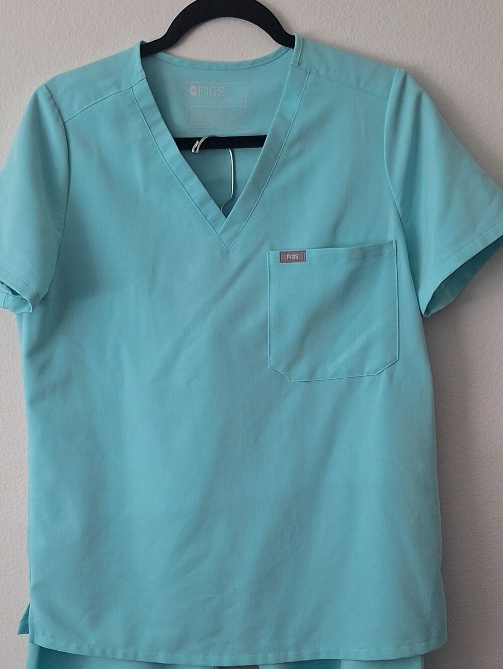Figs Fresh Aqua Catarina One Pocket Top Livingston Pant Medium - Picture 2 of 5